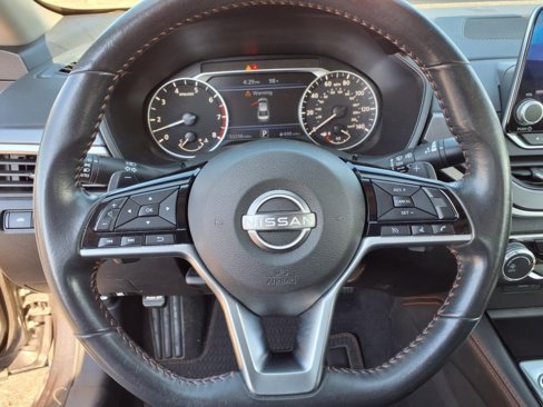 Used 2023 Nissan Altima 2.5 SR image 14
