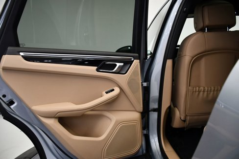 Certified 2023 Porsche Macan image 41