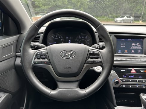 Used 2017 Hyundai Elantra Limited image 7