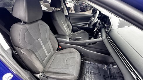 Used 2021 Hyundai Elantra SE image 32