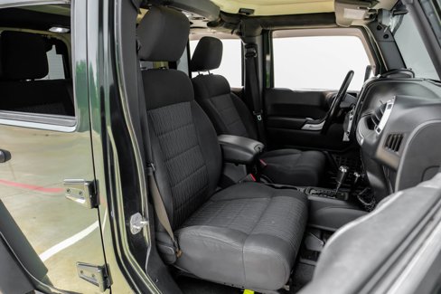 Used 2011 Jeep Wrangler Unlimited Rubicon w/ Dual Top Group image 34