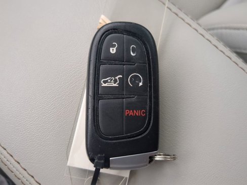 Used 2019 Jeep Cherokee Limited w/ Luxury Group image 30