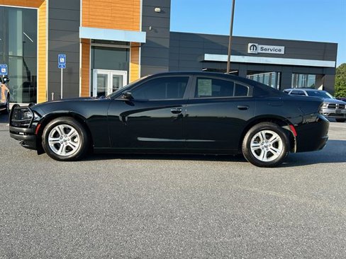 Used 2021 Dodge Charger SXT image 3