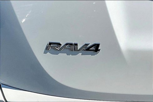 Used 2018 Toyota RAV4 Limited image 24