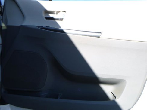 Used 2012 Toyota Sienna SE image 19