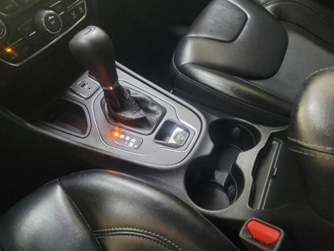 Used 2020 Jeep Cherokee Latitude Plus image 26