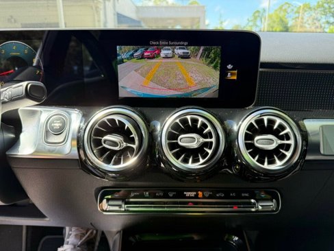 Used 2020 Mercedes-Benz GLB 250 image 6