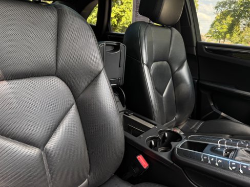Used 2018 Porsche Macan S image 26