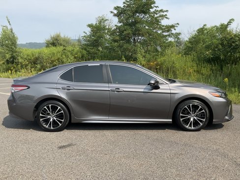 Used 2018 Toyota Camry SE image 24