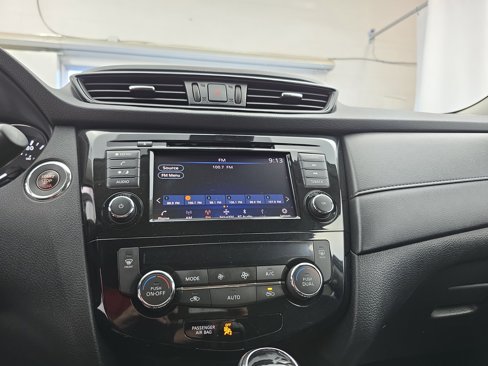 Certified 2019 Nissan Rogue SV image 20