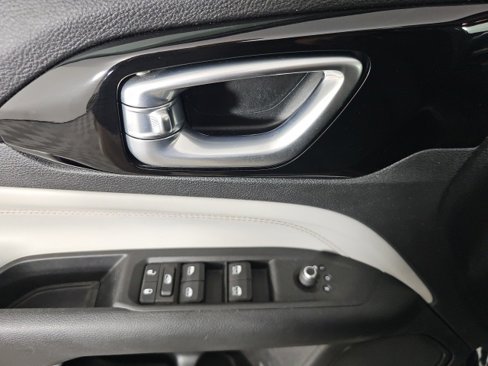 Certified 2022 Jeep Compass Limited image 9