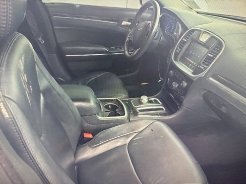 Used 2016 Chrysler 300 Limited image 8
