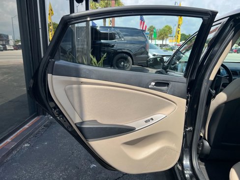 Used 2015 Hyundai Accent GLS image 20