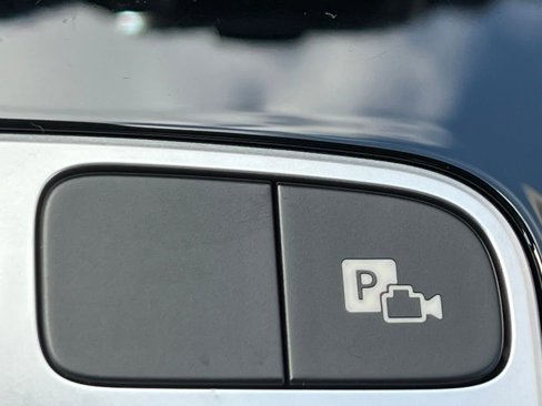 Certified 2022 Mercedes-Benz GLA 250 4MATIC image 16