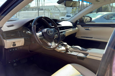 Used 2016 Lexus ES 300h image 10