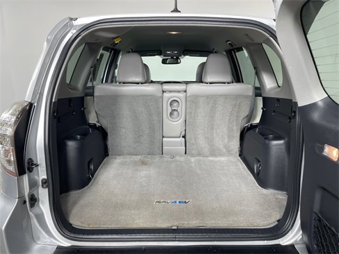 Used 2014 Toyota RAV4 EV image 19