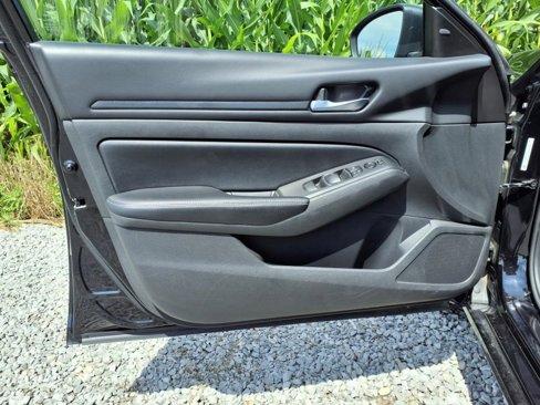 Used 2024 Nissan Altima 2.5 SV image 19