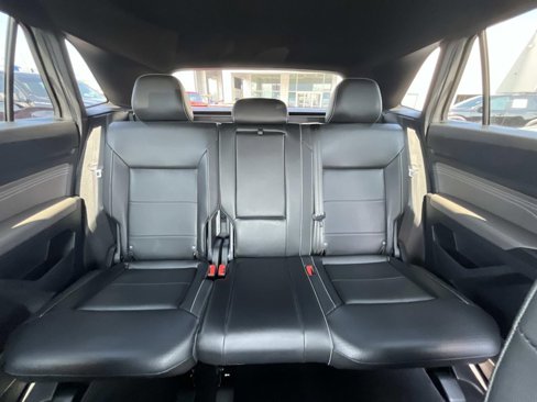 Used 2022 Volkswagen Atlas Cross Sport SE image 28