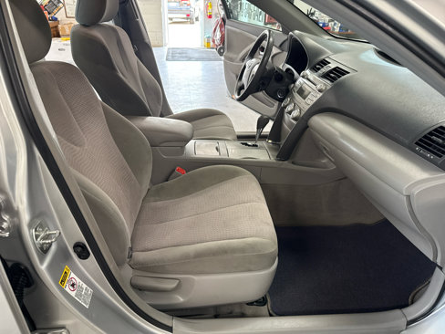 Used 2010 Toyota Camry LE image 53