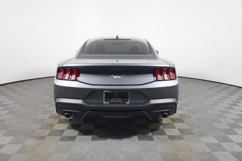 Used 2025 Ford Mustang Coupe image 4