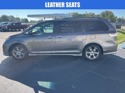 Used 2017 Toyota Sienna SE image 7