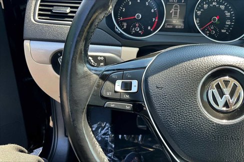 Used 2017 Volkswagen Jetta SE image 22