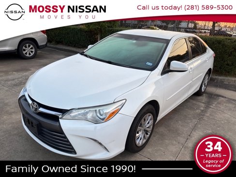 Used 2016 Toyota Camry LE image 1