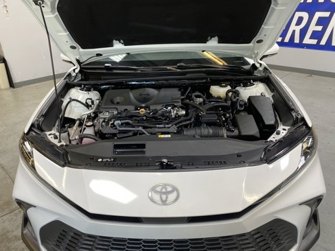 Used 2025 Toyota Camry SE image 9