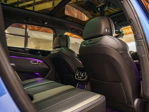 Used 2022 Bentley Bentayga image 23