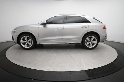 Used 2022 Audi Q8 Premium image 25