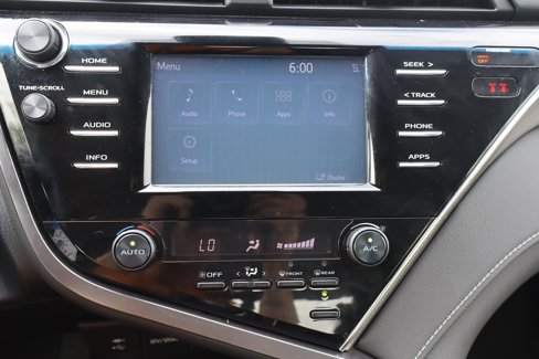 Used 2018 Toyota Camry SE image 25