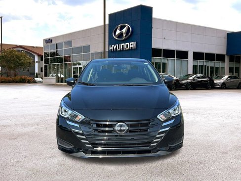 Used 2023 Nissan Versa S w/ Trunk Package image 8