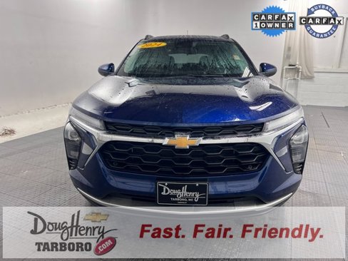 Used 2024 Chevrolet Trax LT w/ Sunroof Package image 2