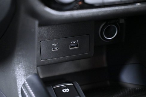 Used 2023 Nissan Kicks SR image 19