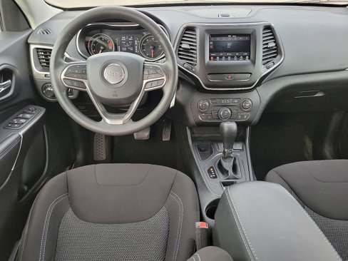 Used 2020 Jeep Cherokee Latitude image 10