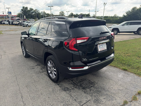 Used 2023 GMC Terrain SLT image 9