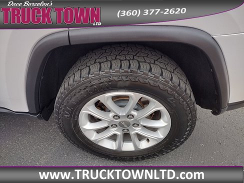 Used 2015 Jeep Grand Cherokee Laredo w/ Quick Order Package 23E image 14