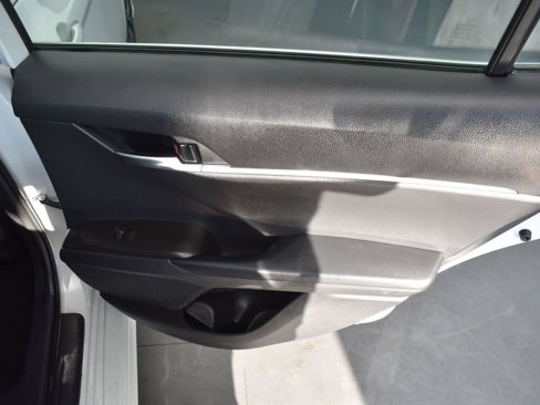 Used 2024 Toyota Camry SE image 20