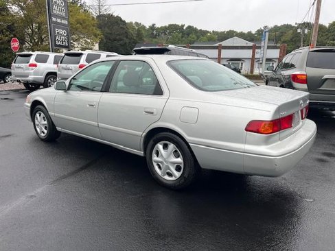 Used 2001 Toyota Camry CE image 4