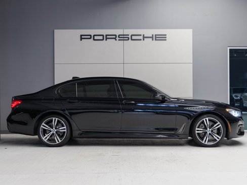 Used 2019 BMW 740i w/ Executive Package image 8