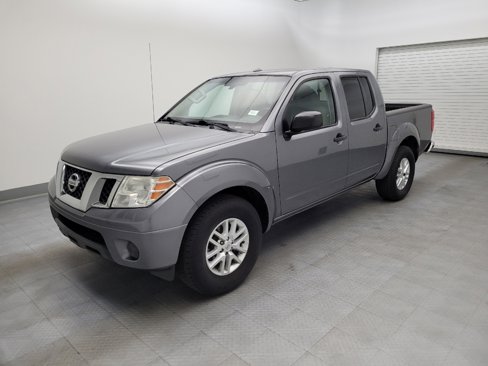Used 2018 Nissan Frontier SV image 2