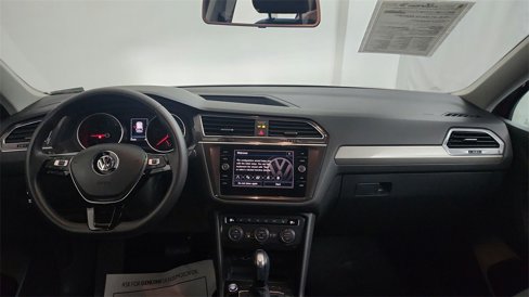 Used 2020 Volkswagen Tiguan SE image 17