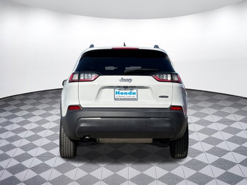 Used 2019 Jeep Cherokee Latitude w/ Popular Appearance Group image 9