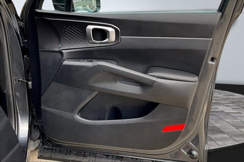 Used 2022 Kia Sorento LX image 23