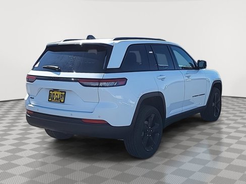 New 2025 Jeep Grand Cherokee Altitude image 20