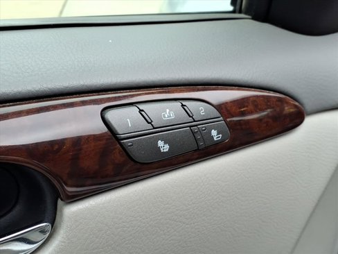 Used 2011 Buick Lucerne CXL image 8