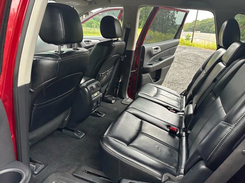 Used 2017 Nissan Pathfinder SL image 25