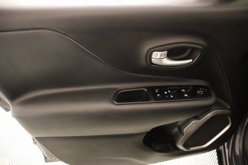 Used 2023 Jeep Renegade Latitude image 16