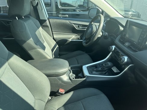 Used 2020 Toyota RAV4 XLE image 8