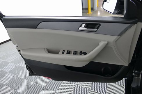 Used 2017 Hyundai Sonata SE image 10
